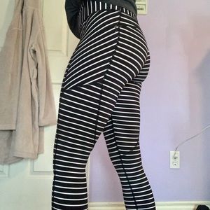 NEW ATHLETA LEGGINGS SIZE XS